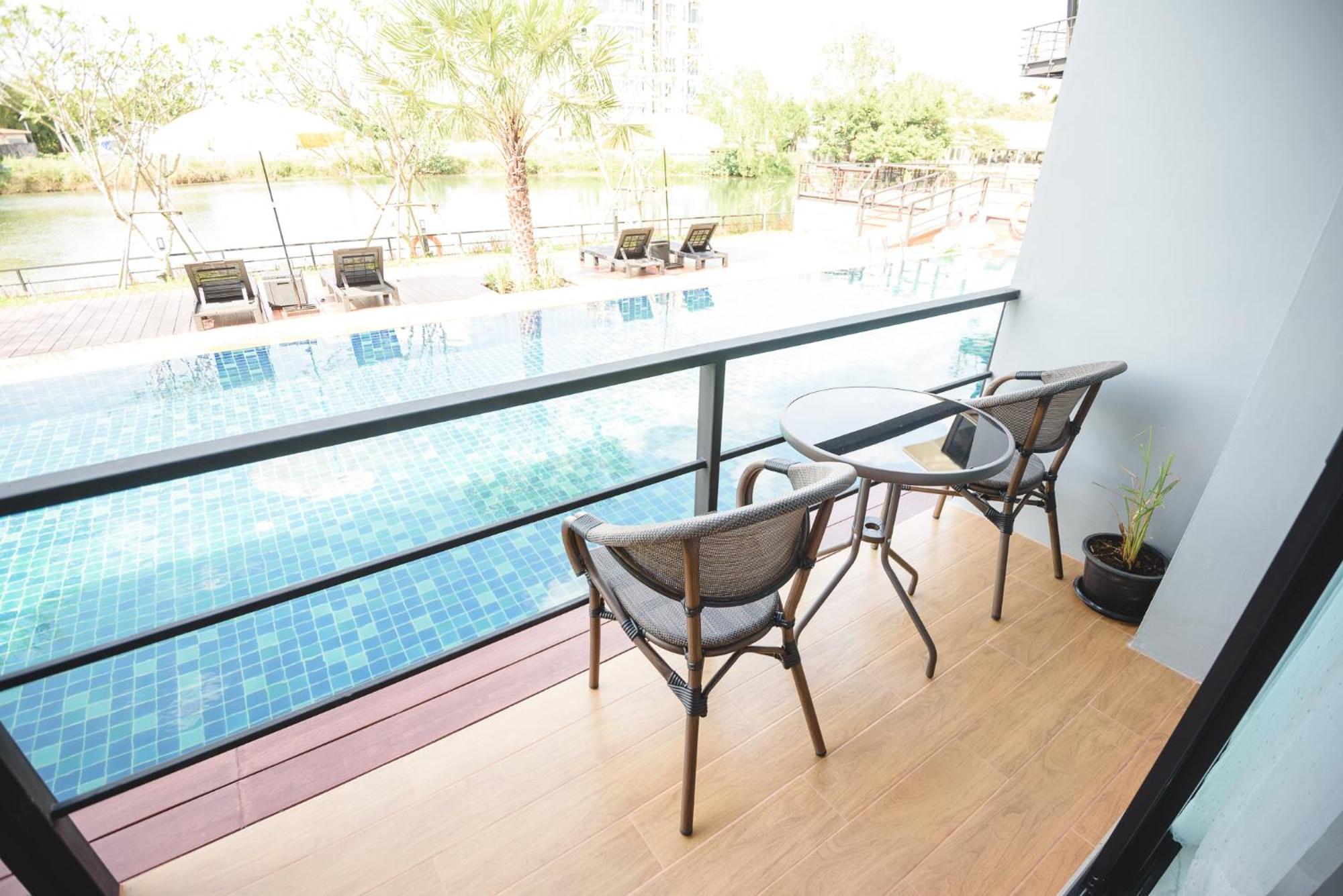 Phuengluang Riverside Hotel Chanthaburi Bagian luar foto