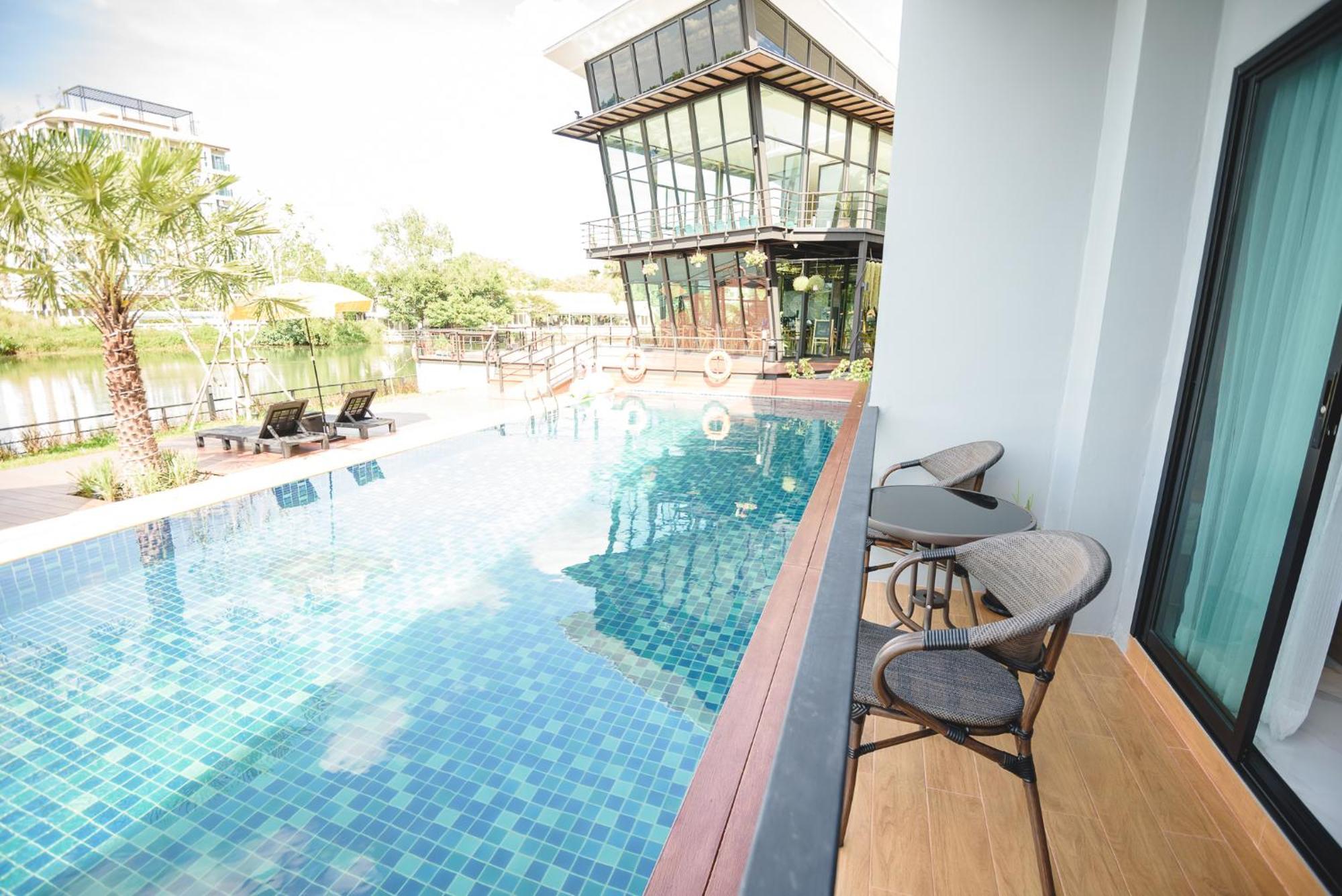 Phuengluang Riverside Hotel Chanthaburi Bagian luar foto