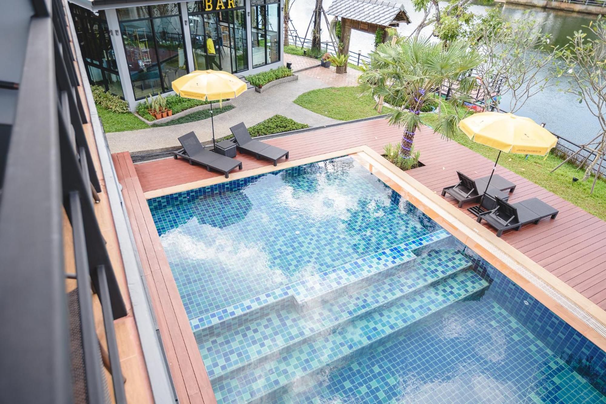 Phuengluang Riverside Hotel Chanthaburi Bagian luar foto