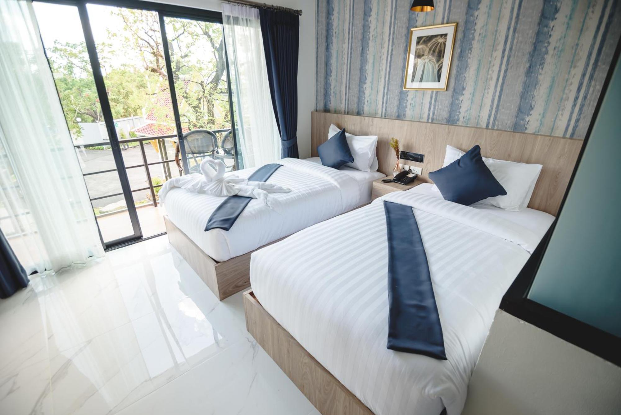 Phuengluang Riverside Hotel Chanthaburi Bagian luar foto