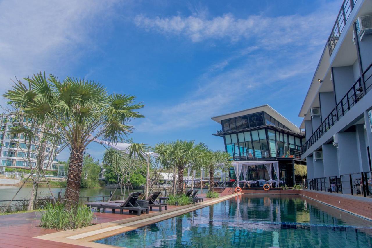 Phuengluang Riverside Hotel Chanthaburi Bagian luar foto